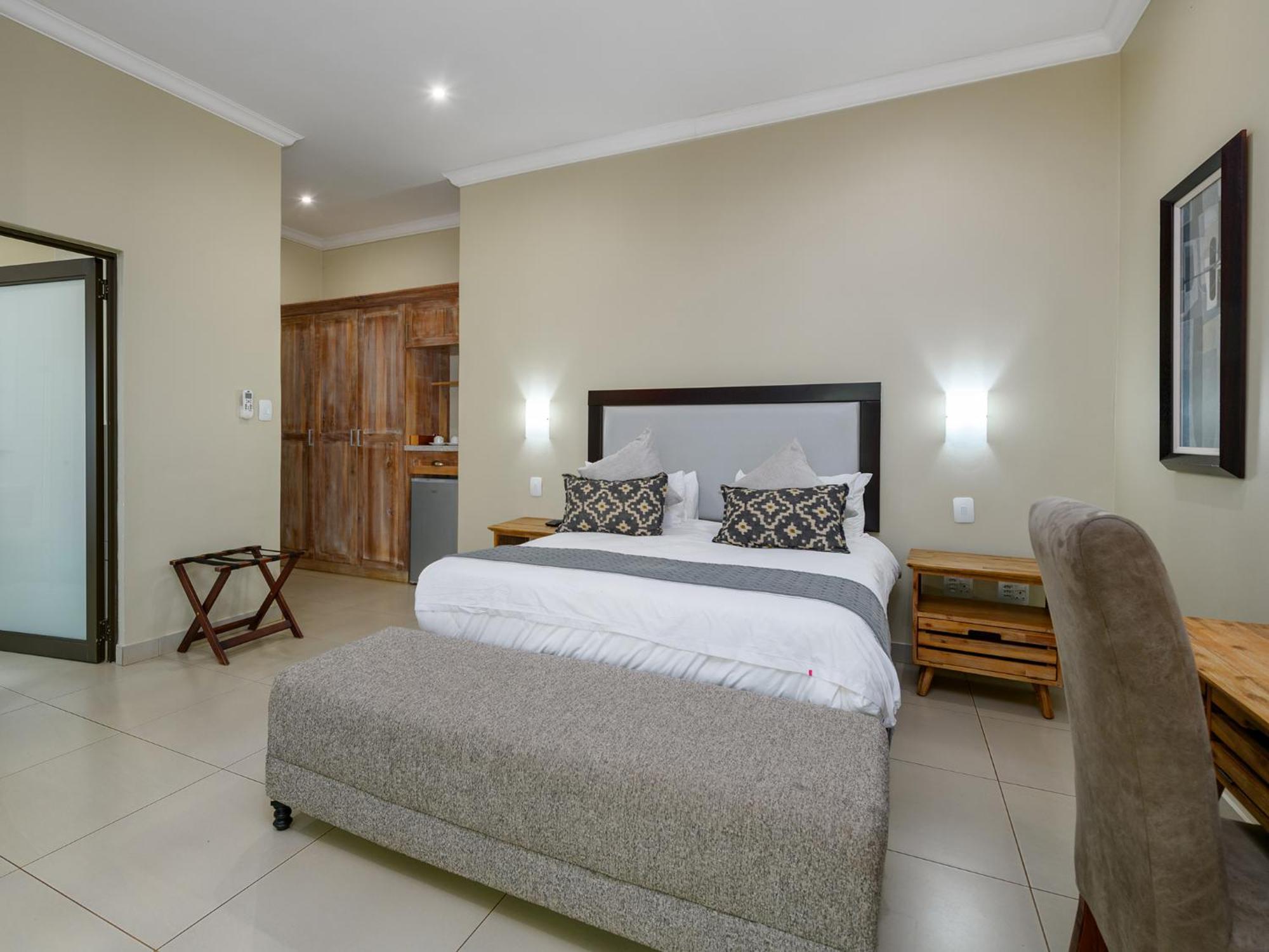 Monomotapa Village @ Legend Golf And Safari Resort Golders Green Exterior photo