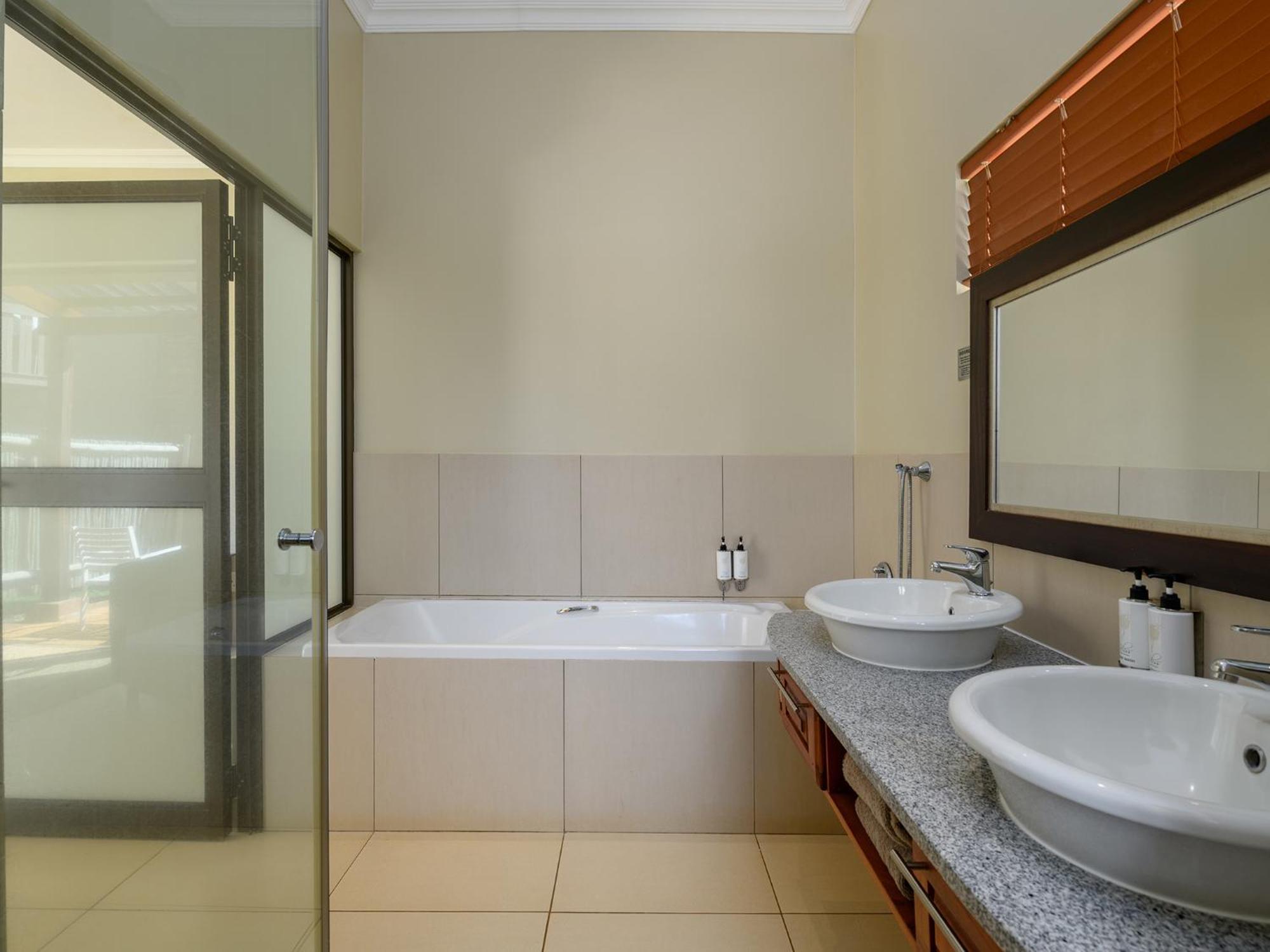 Monomotapa Village @ Legend Golf And Safari Resort Golders Green Exterior photo