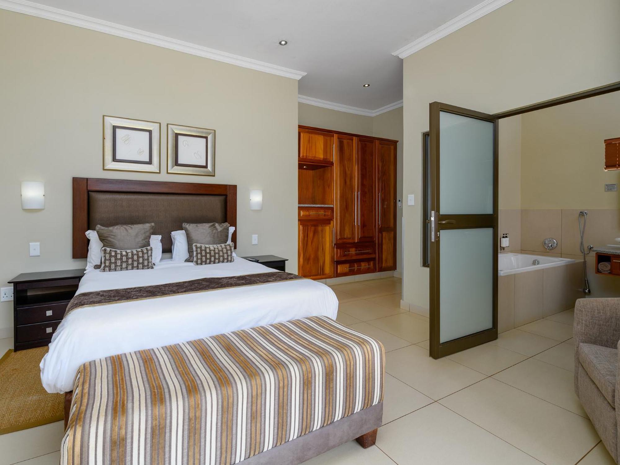 Monomotapa Village @ Legend Golf And Safari Resort Golders Green Exterior photo